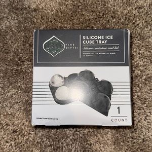 SILICONE ICE CUBE TRAY